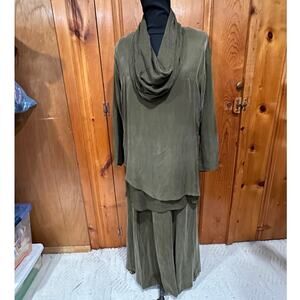 Vintage Design Todays Olive Green Rayon Cowl Neck Top and Full Skirt Set - M